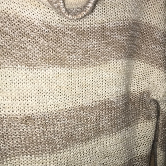 Loose turtleneck sweater - Picture 2 of 4